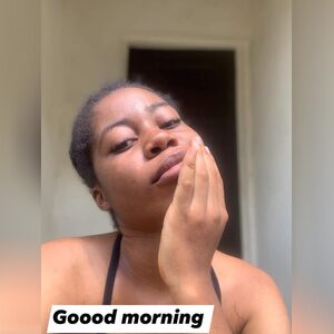 sanointe, online dating profile photo